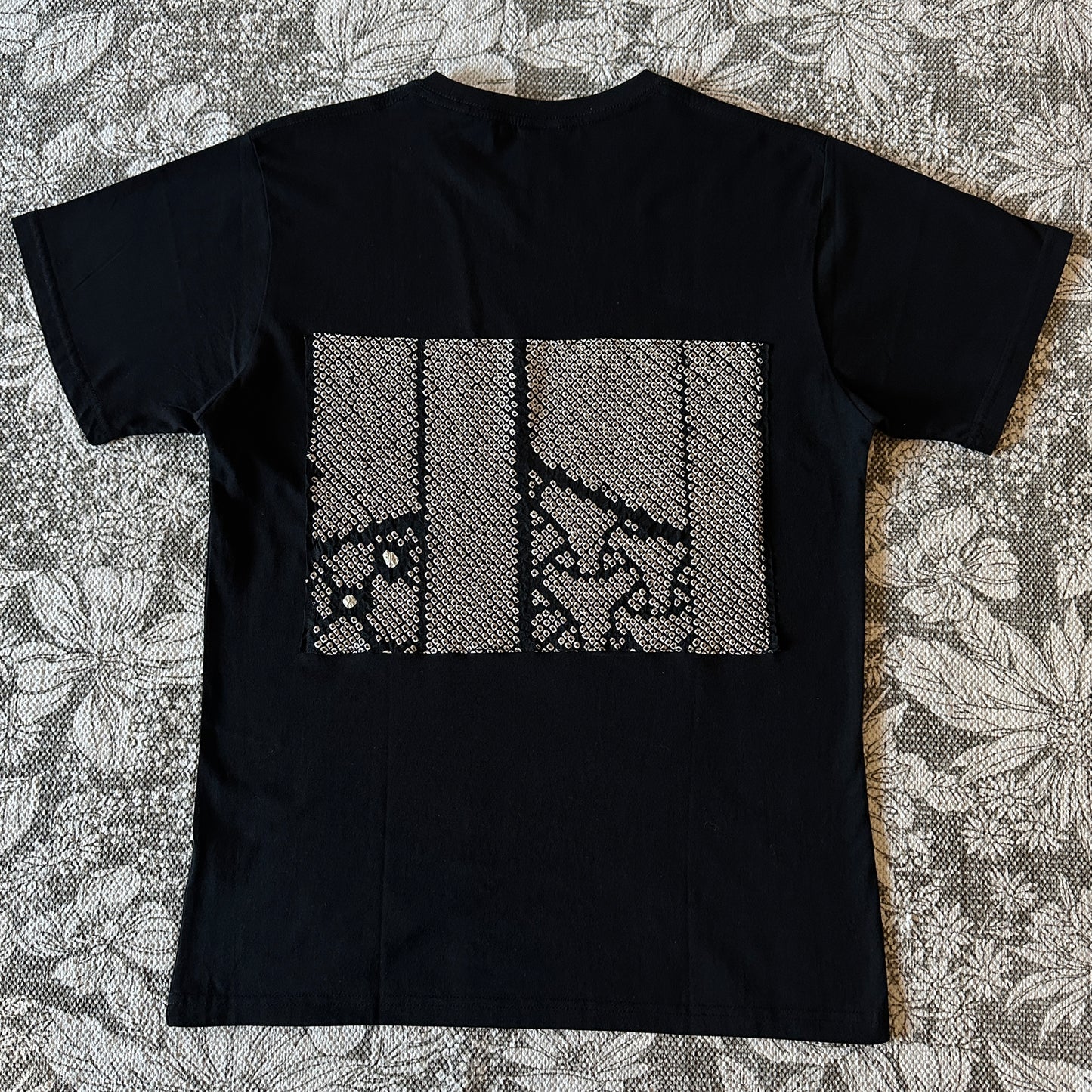 創作着物デザイン Tシャツ 黒色